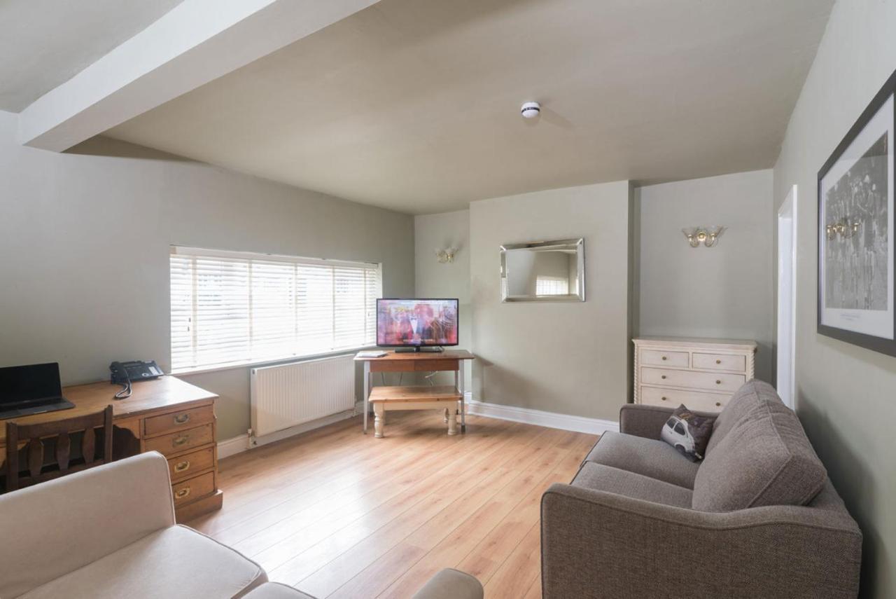 Bed and Breakfast Fantinos Thirsk Esterno foto
